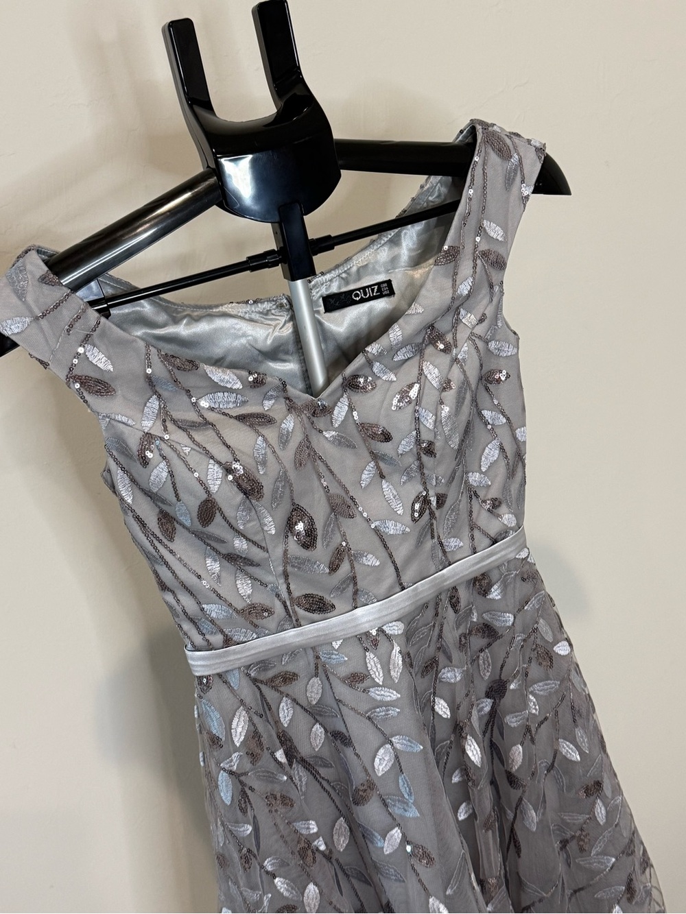 Quiz Silver Gray Sequin Embroidered Fit & Flare Dress Formal Homecoming Party - Picture 3 of 13